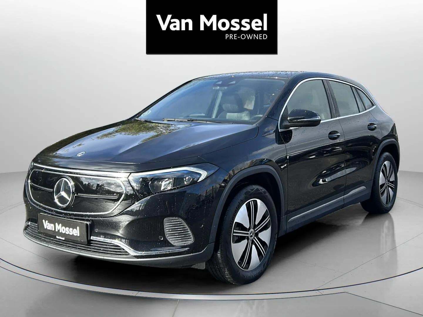 Mercedes EQA250+ Electric Art