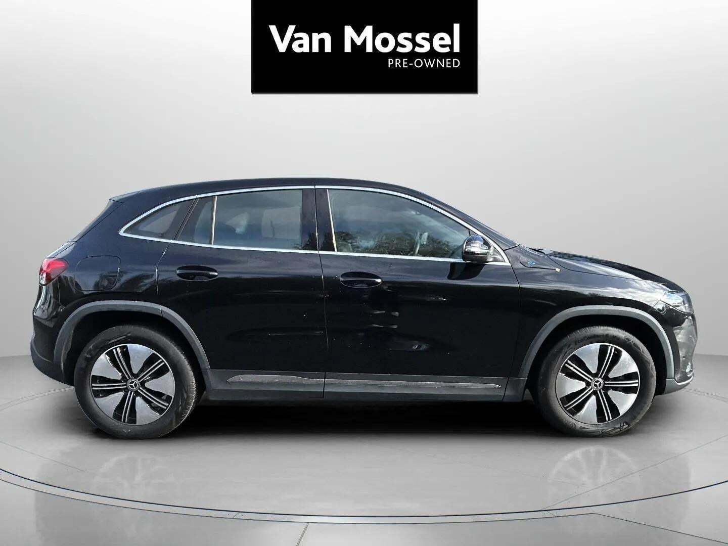 Mercedes EQA250+ Electric Art