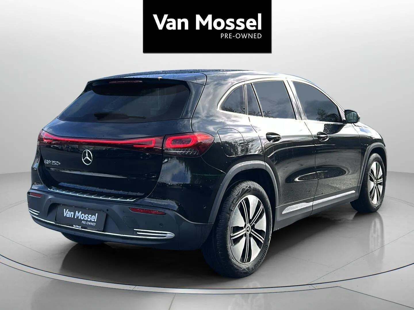 Mercedes EQA250+ Electric Art