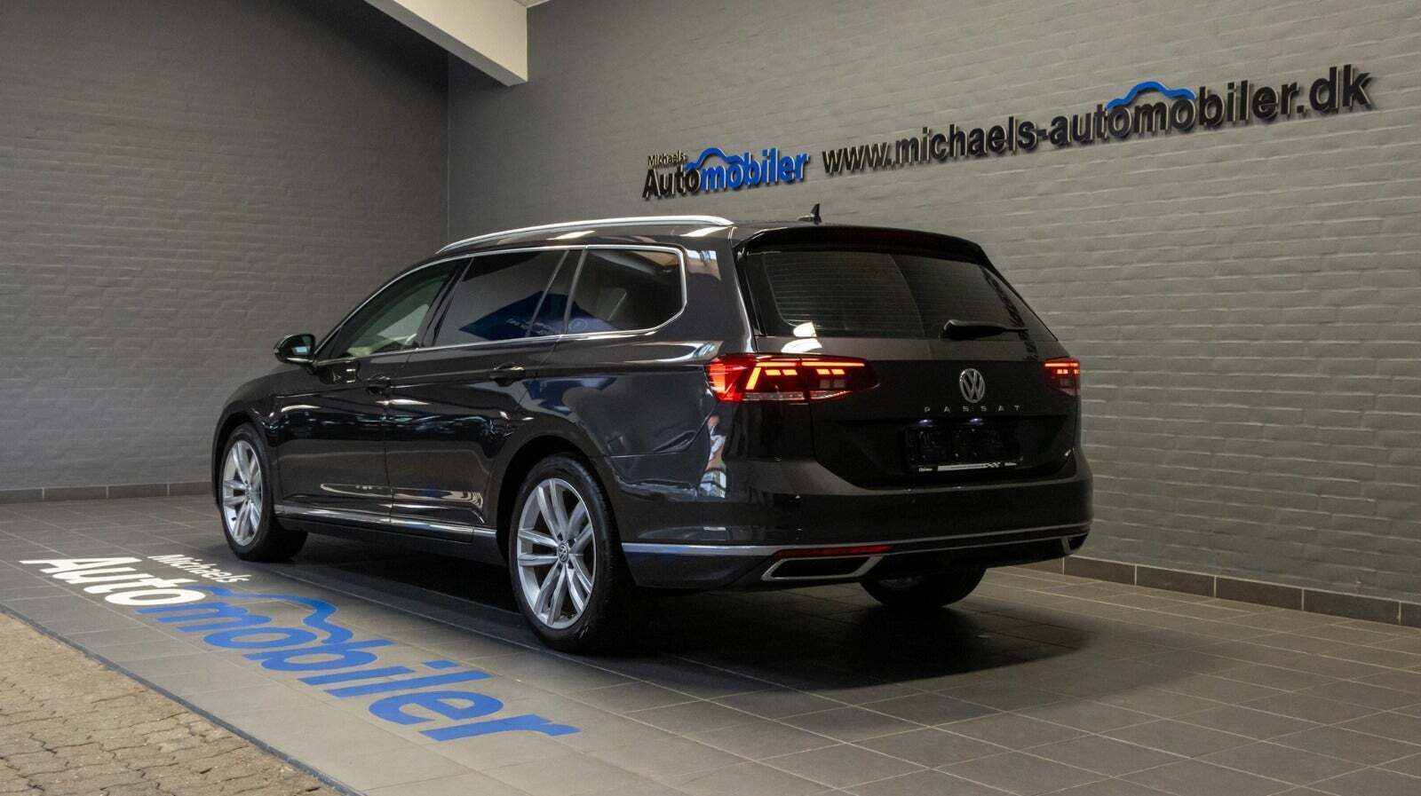 Grå VW Passat fra 2020