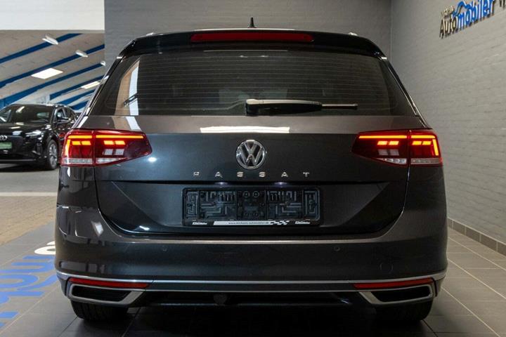 Grå VW Passat fra 2020