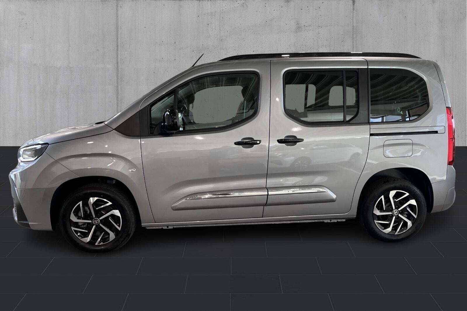 Toyota ProAce City Verso 50 Medium Family