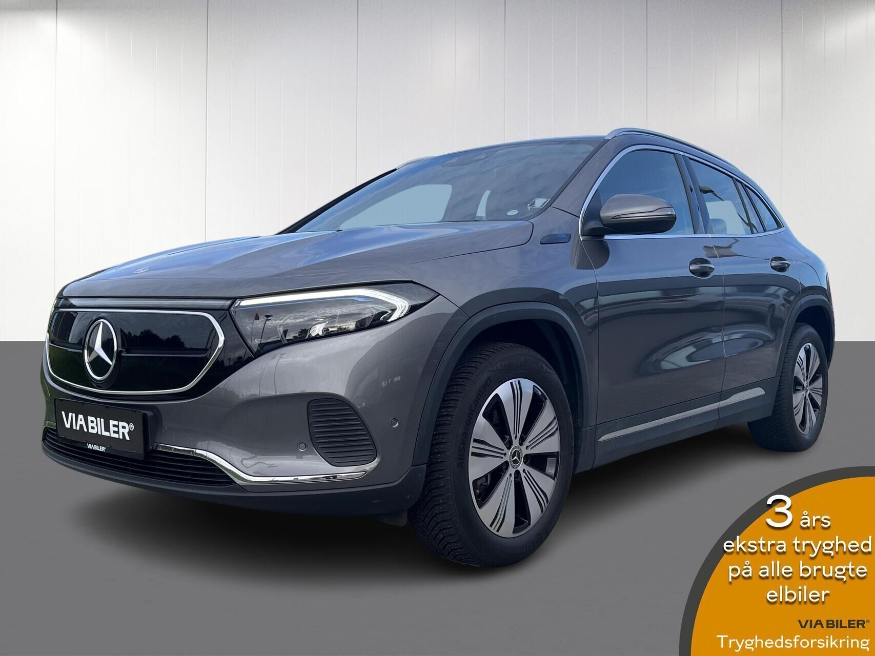 Grå Mercedes EQA 250 fra 2021 set udefra