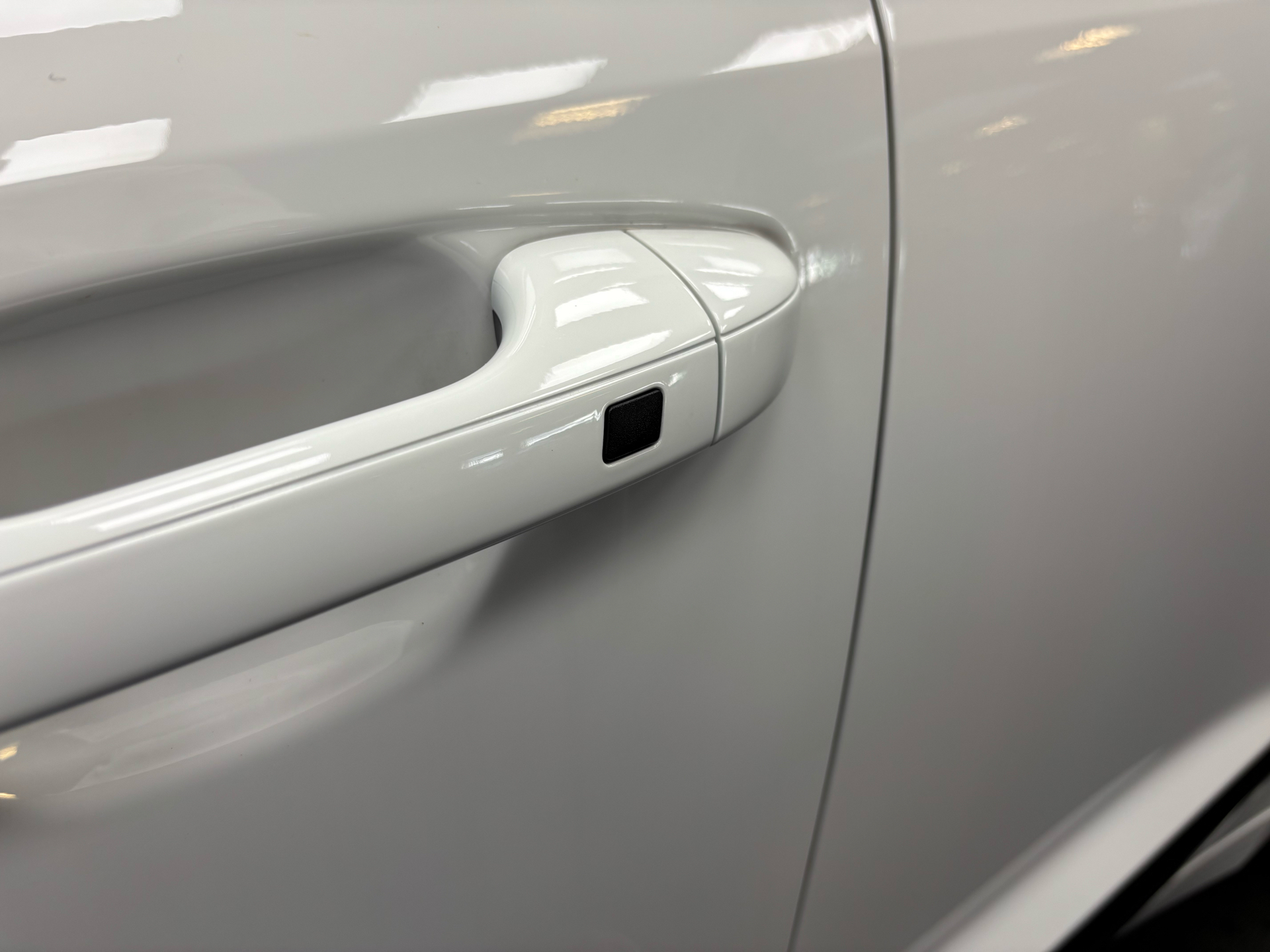 Hvid Kia Niro EV fra 2025