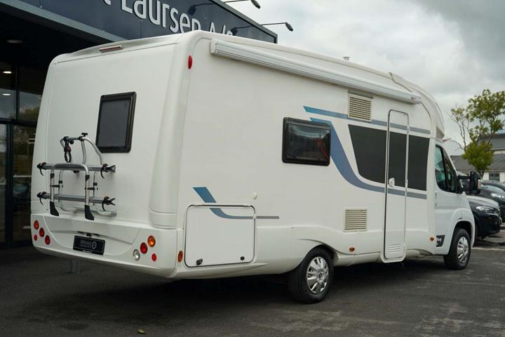 Hvid Citroën P.L.A. fra 2017 set udefra