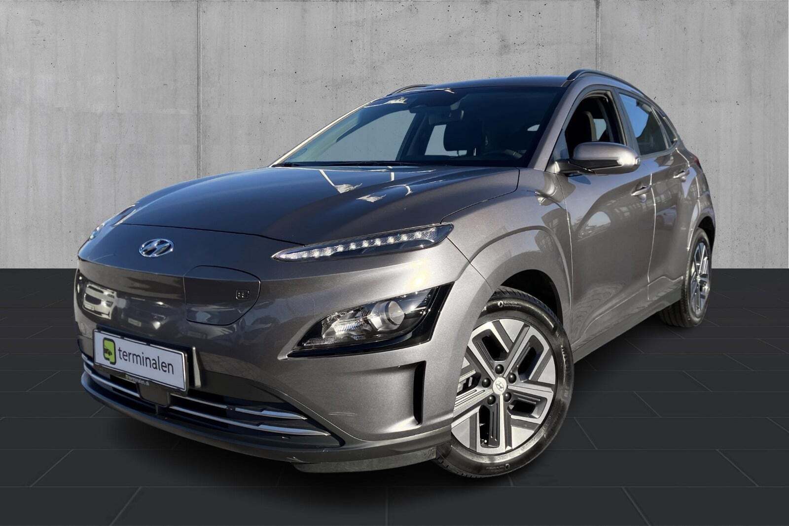 Bronze Hyundai Kona fra 2021 set udefra