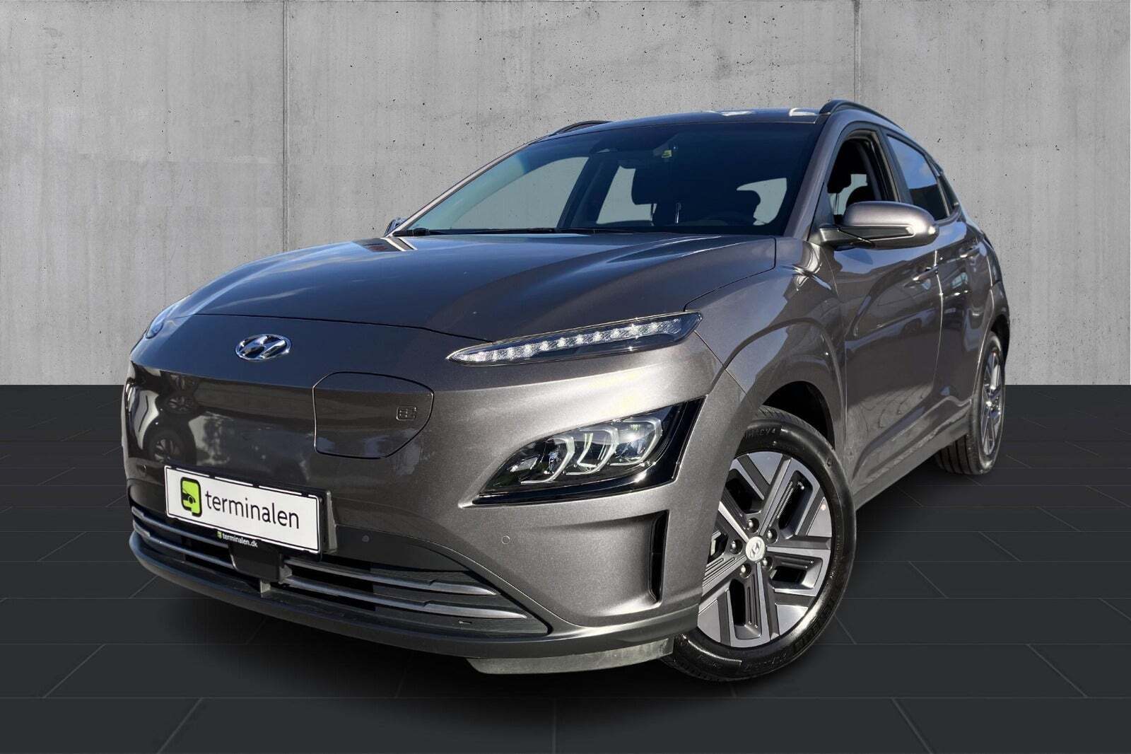 Bronze Hyundai Kona fra 2021 set udefra