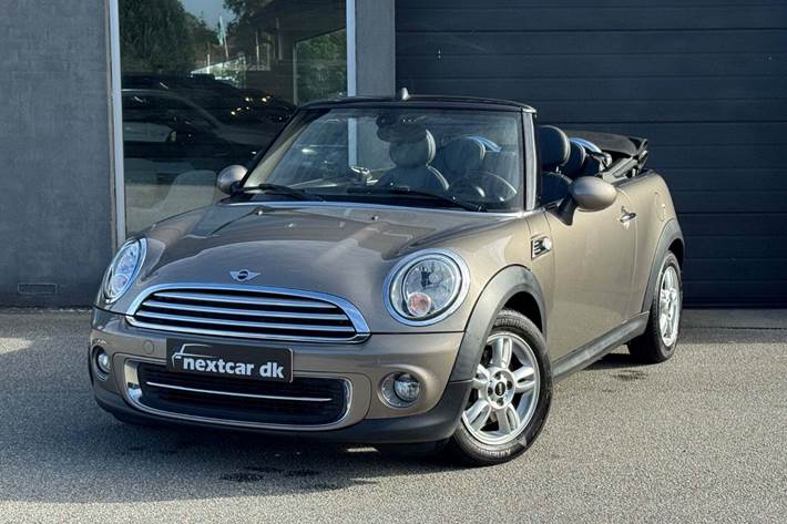 Orange Mini Cooper fra 2014 set udefra