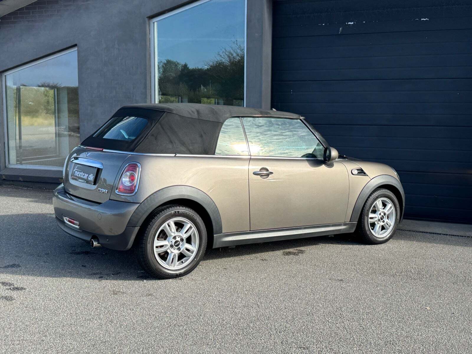 Orange Mini Cooper fra 2014