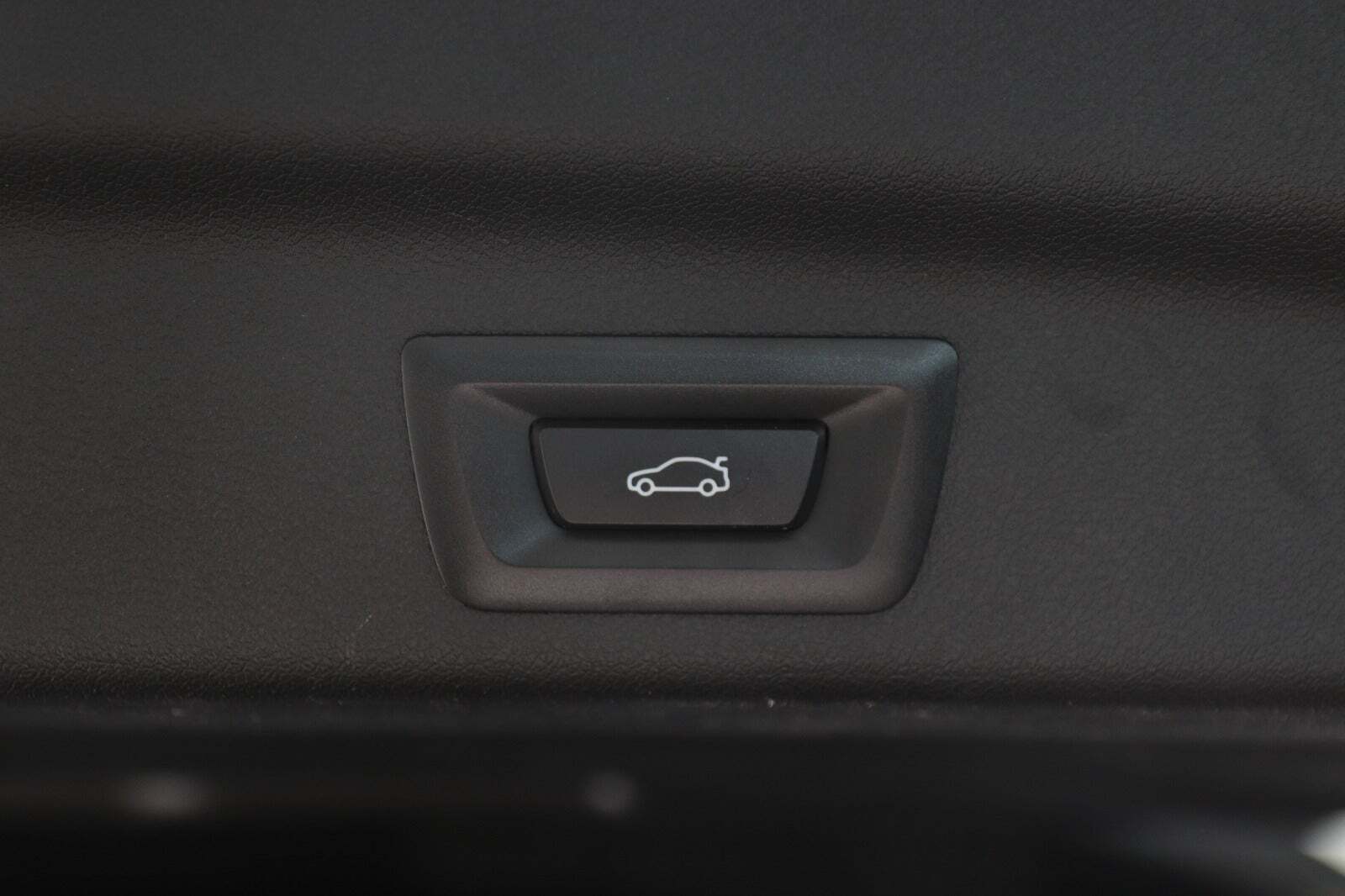 Grå BMW iX1 fra 2023