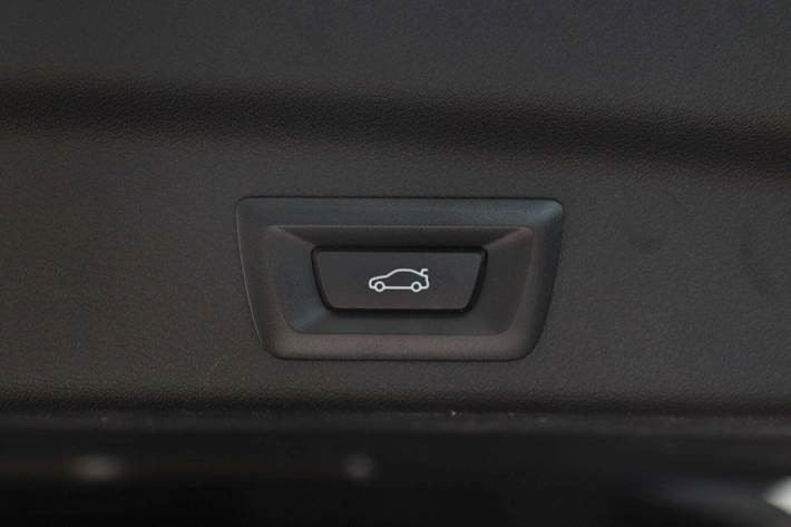 Grå BMW iX1 fra 2023