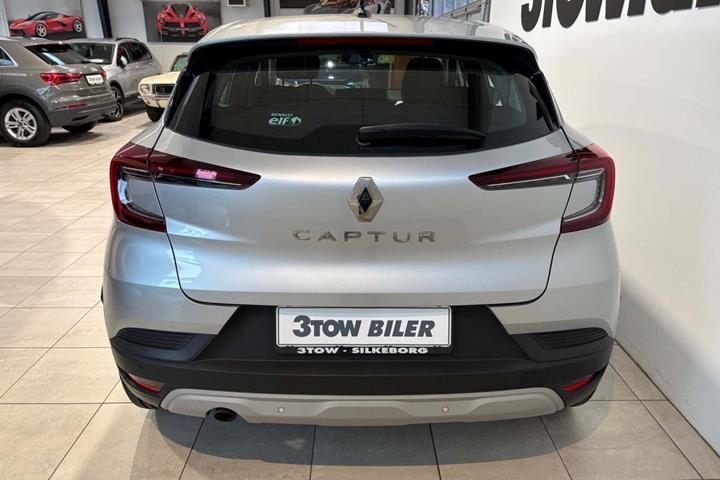 Sølv Renault Captur fra 2020