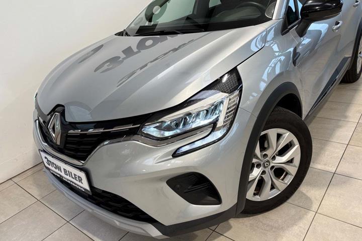 Sølv Renault Captur fra 2020
