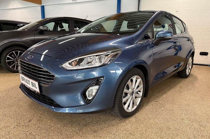 Blå Ford Fiesta fra 2020 set udefra