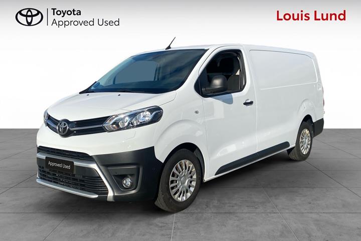 Hvid Toyota ProAce fra 2023 set udefra