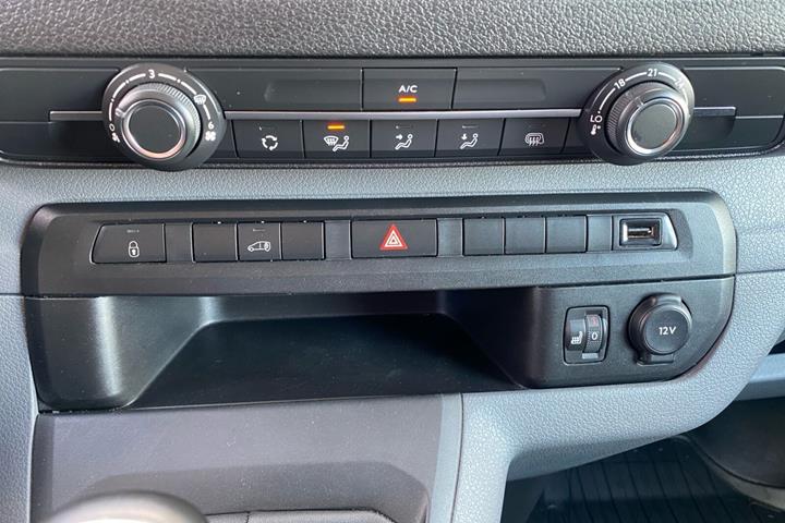 Hvid Toyota ProAce fra 2023