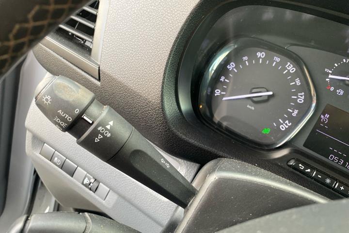 Hvid Toyota ProAce fra 2023