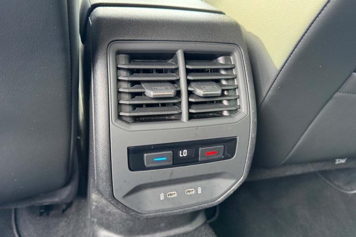 Sort Seat Leon fra 2020