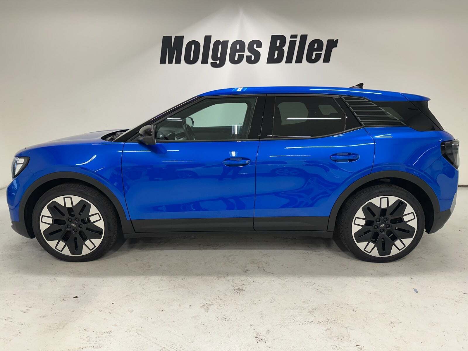 Ford Explorer 82 Premium Extended Range