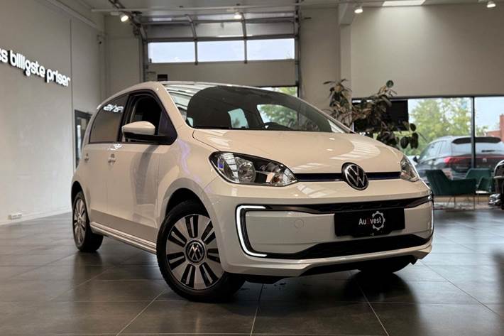 Hvid VW E-UP! fra 2022 set udefra