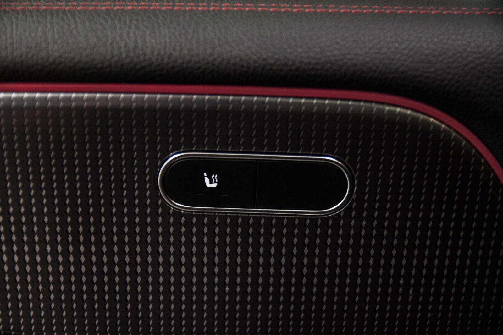 Hvid Mercedes EQB300 fra 2022