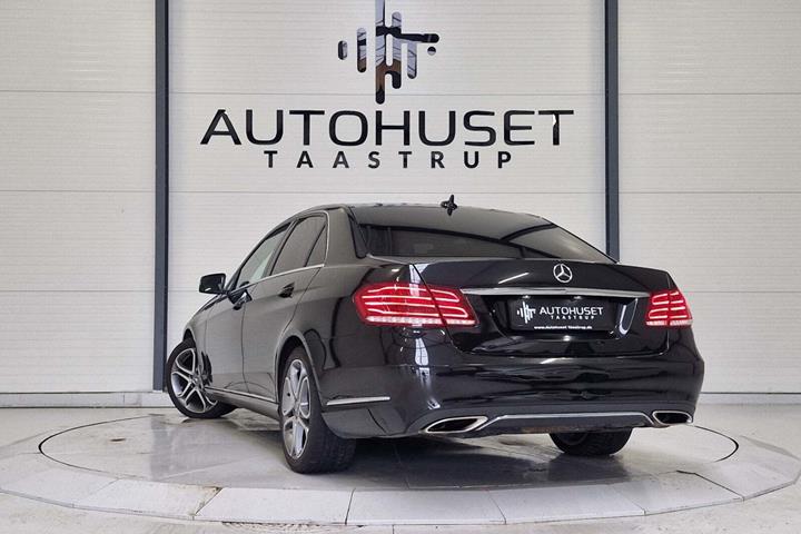 Sort Mercedes E220 fra 2014