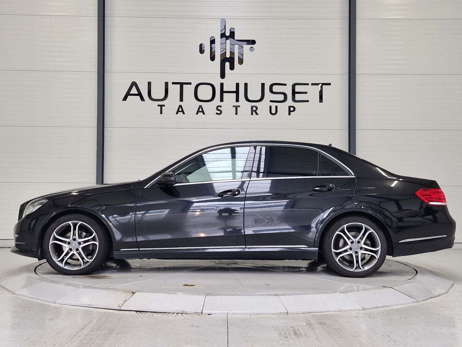 Sort Mercedes E220 fra 2014