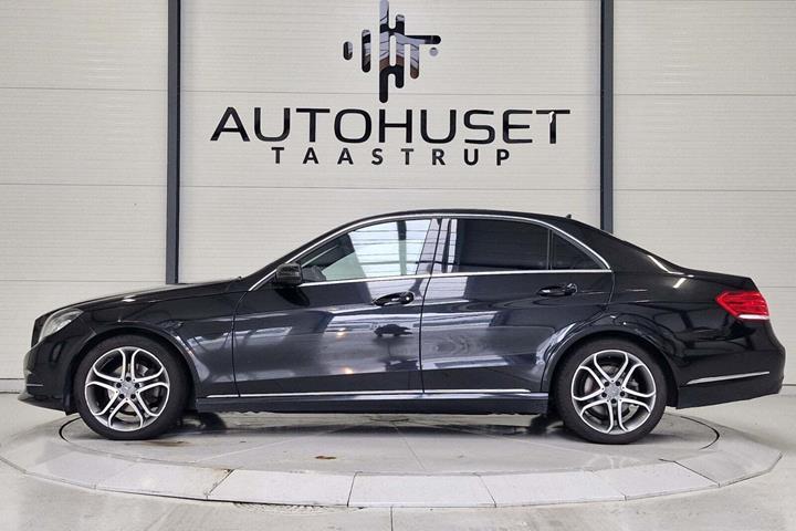 Sort Mercedes E220 fra 2014