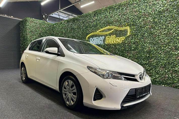 undefined Toyota Auris fra 2013 set udefra