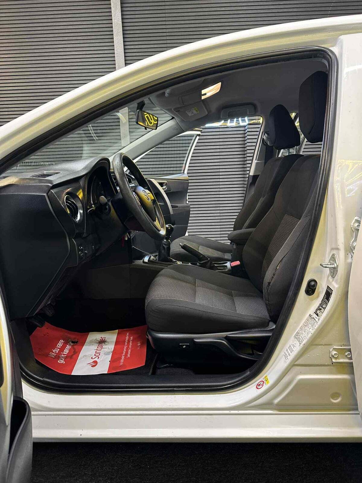 Toyota Auris 1,3 VVT-i T1