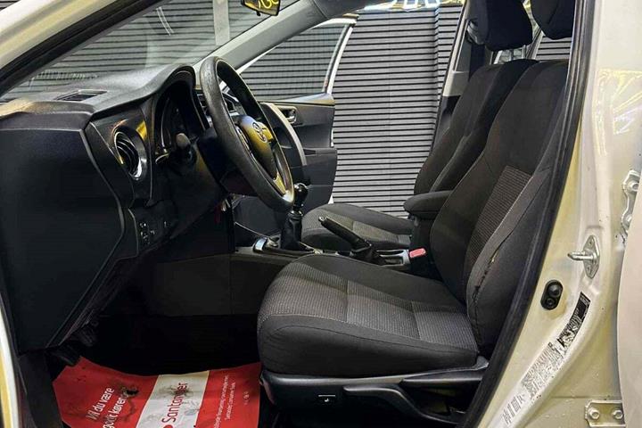 undefined Toyota Auris fra 2013