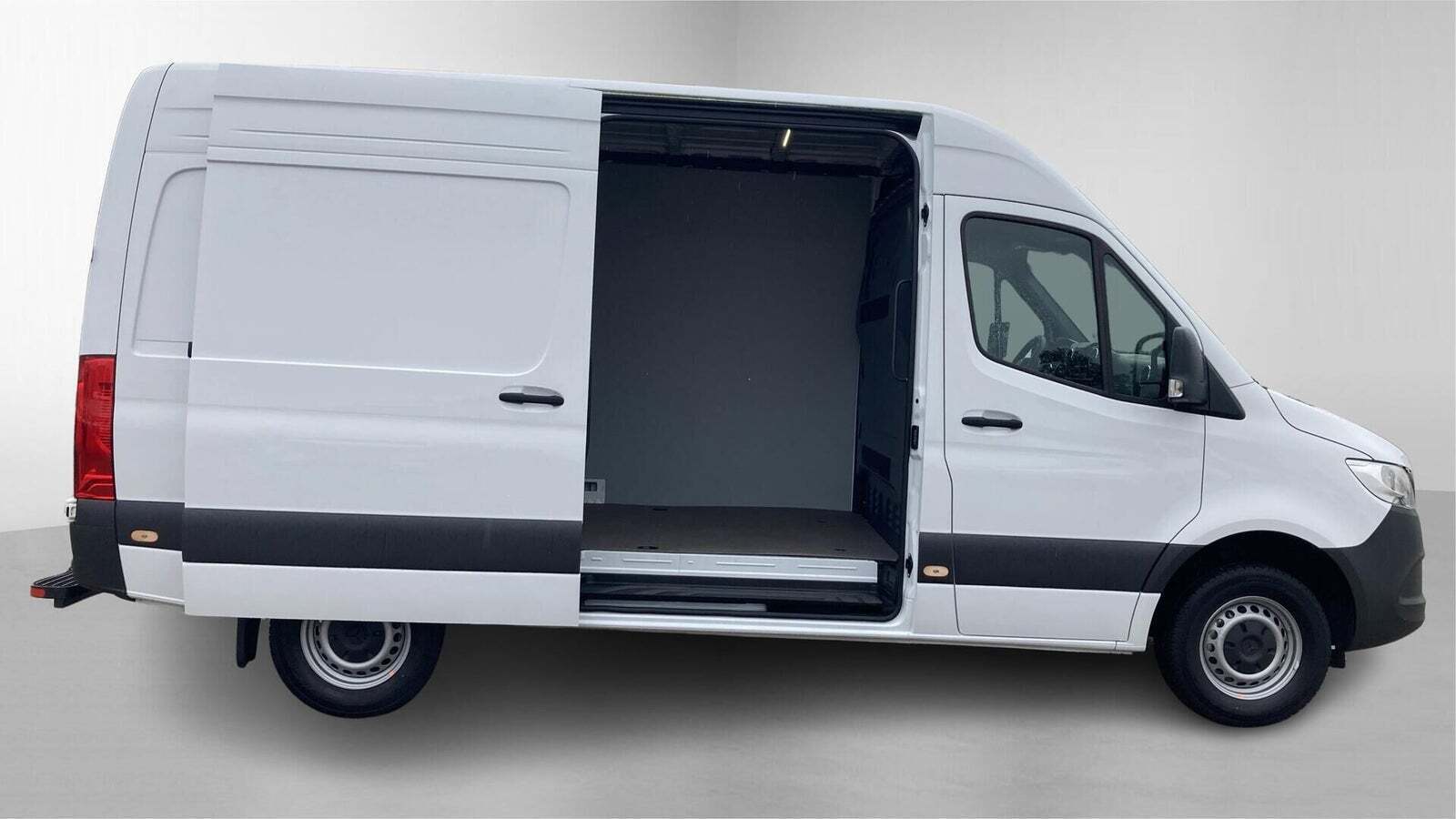 Hvid Mercedes Sprinter 317 fra 2024