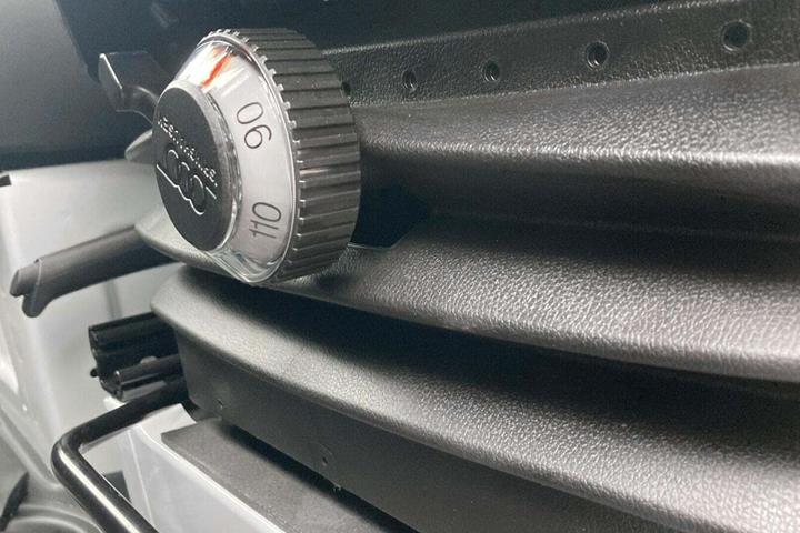 Hvid Mercedes Sprinter 317 fra 2024