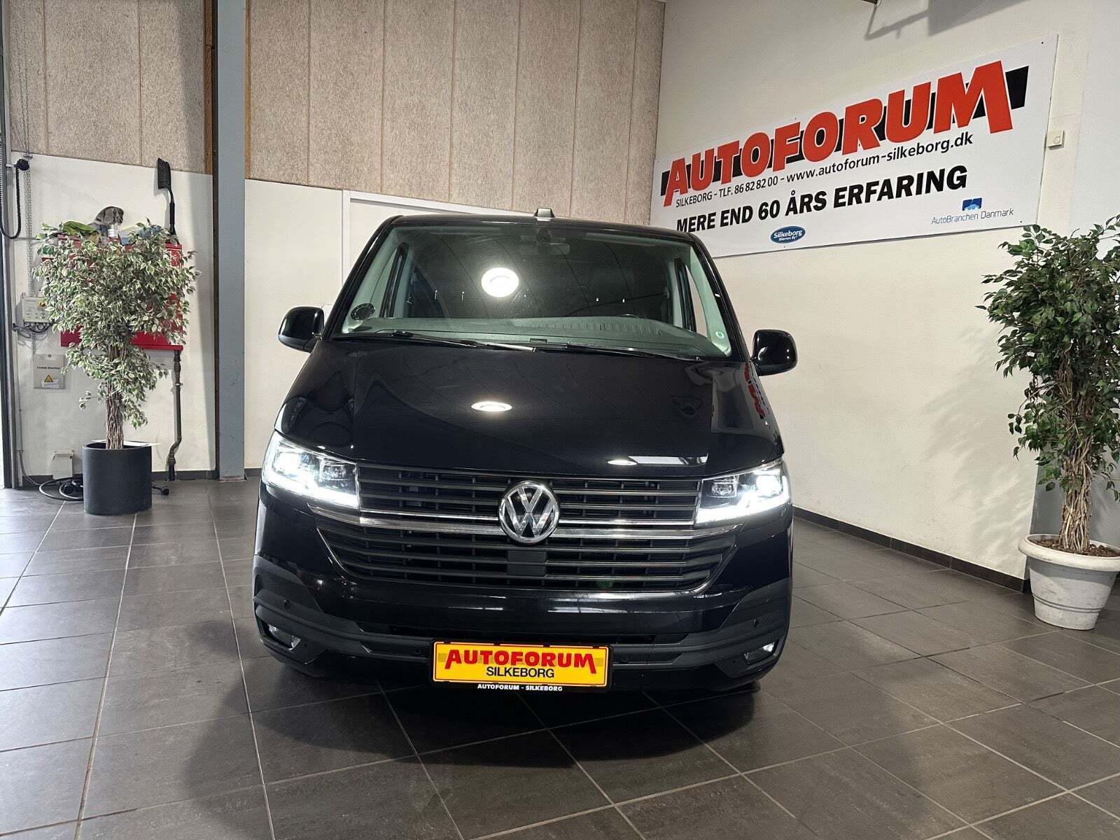 VW Transporter 2,0 TDi 150 Kassevogn DSG kort