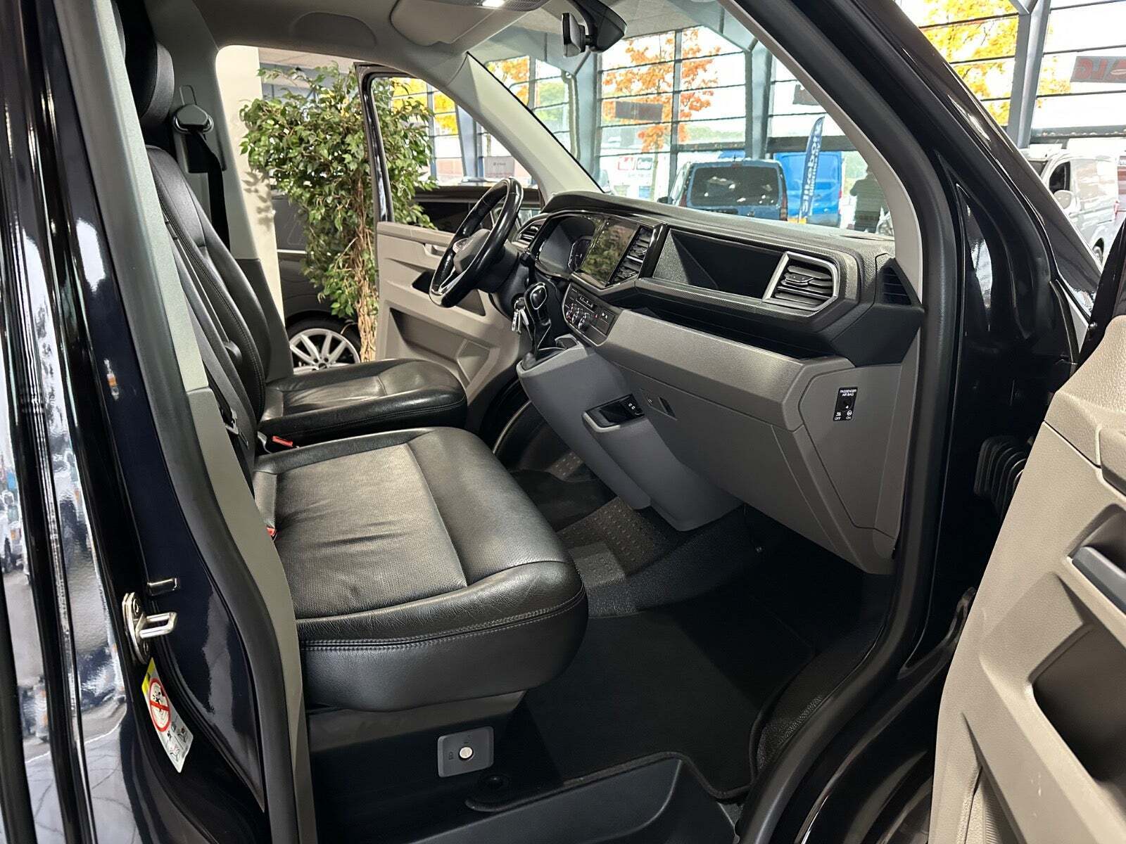 VW Transporter 2,0 TDi 150 Kassevogn DSG kort
