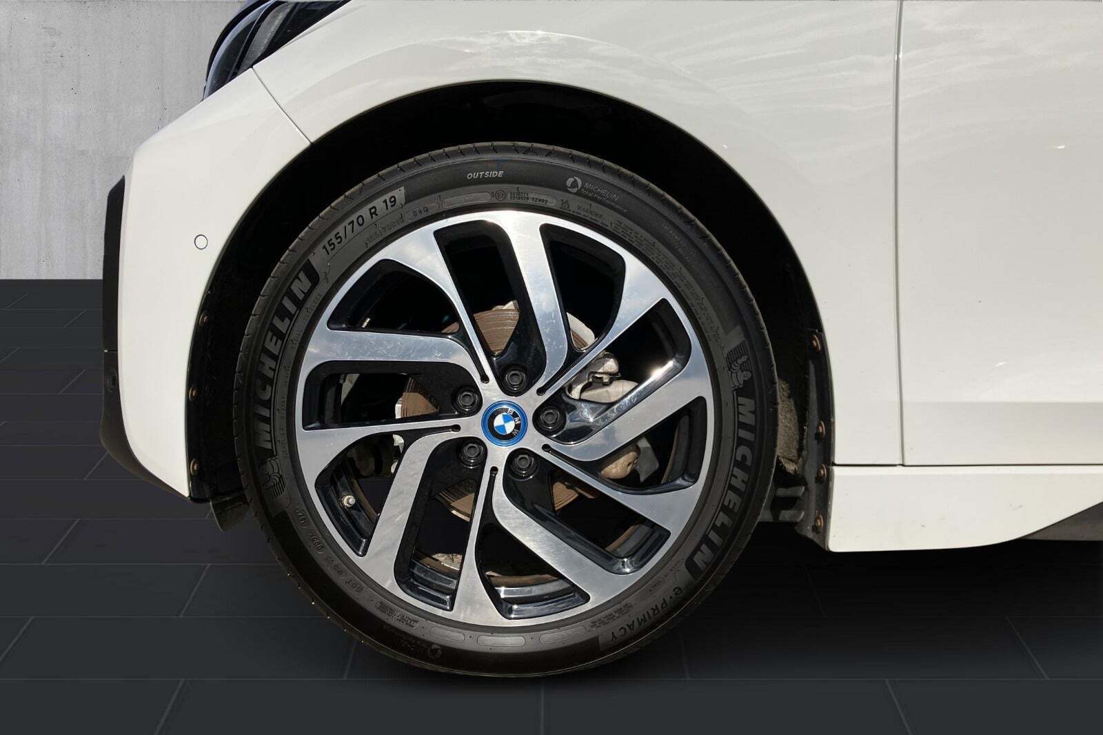 Hvid BMW i3 fra 2022