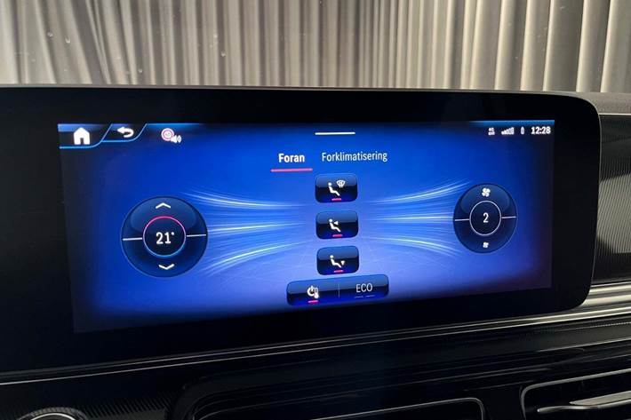 Hvid Mercedes EQV300 fra 2024