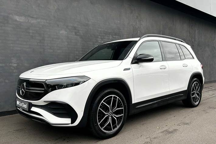 Hvid Mercedes EQB250 fra 2022 set udefra