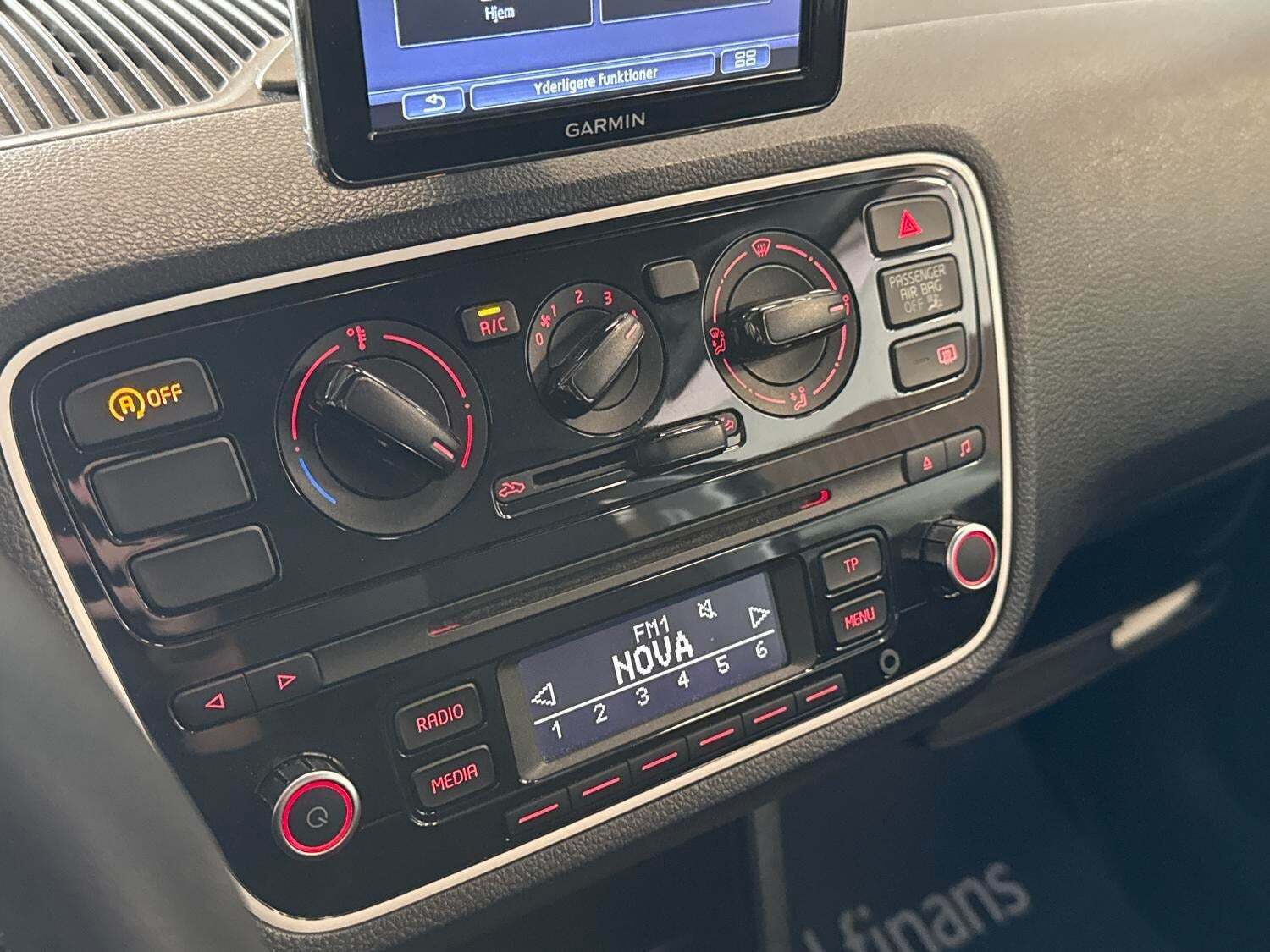 Sort VW UP! fra 2015