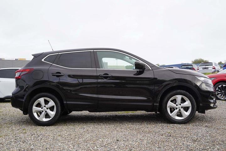 Sort Nissan Qashqai fra 2019