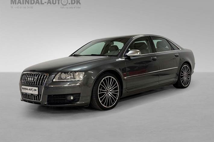 undefined Audi S8 fra 2006 set udefra