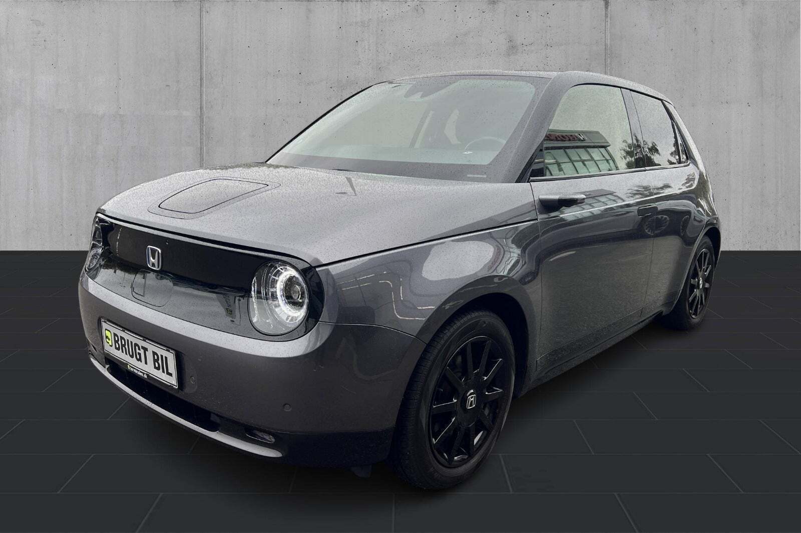 Grå Honda e fra 2021 set udefra