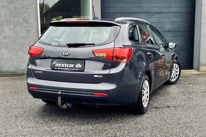 Grå Kia Ceed fra 2014