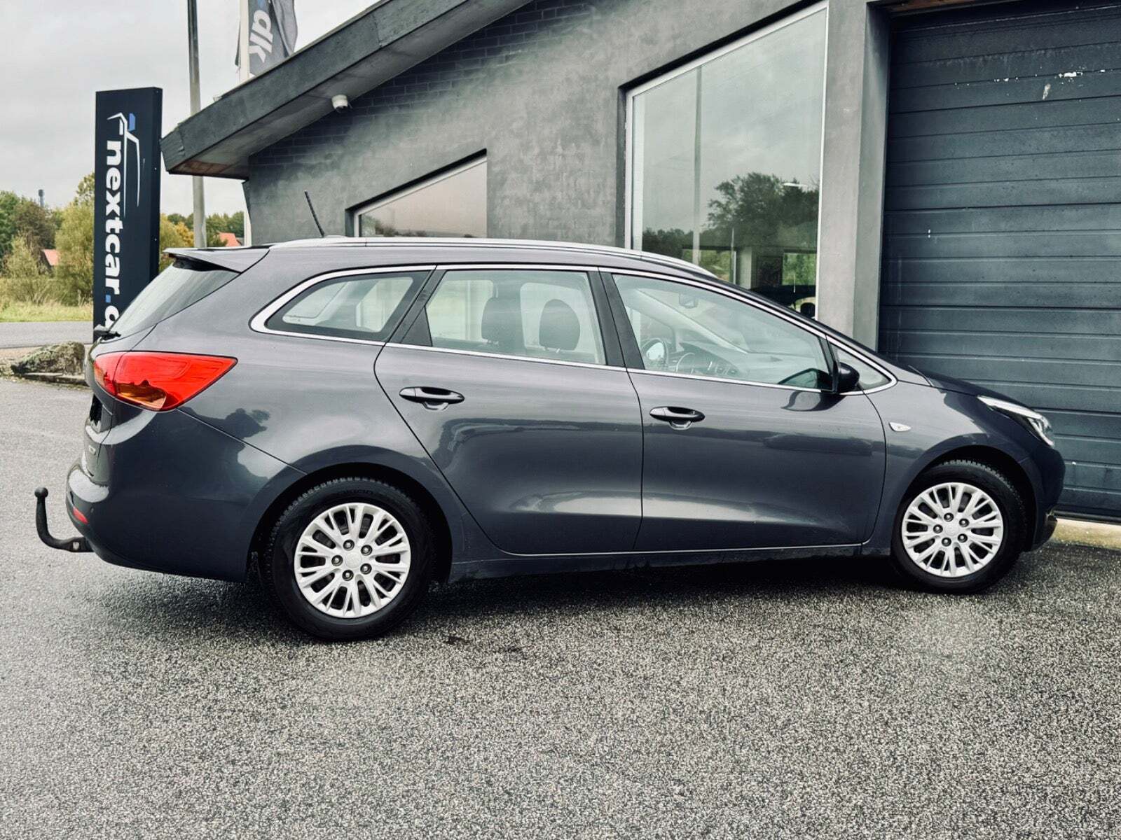 Grå Kia Ceed fra 2014