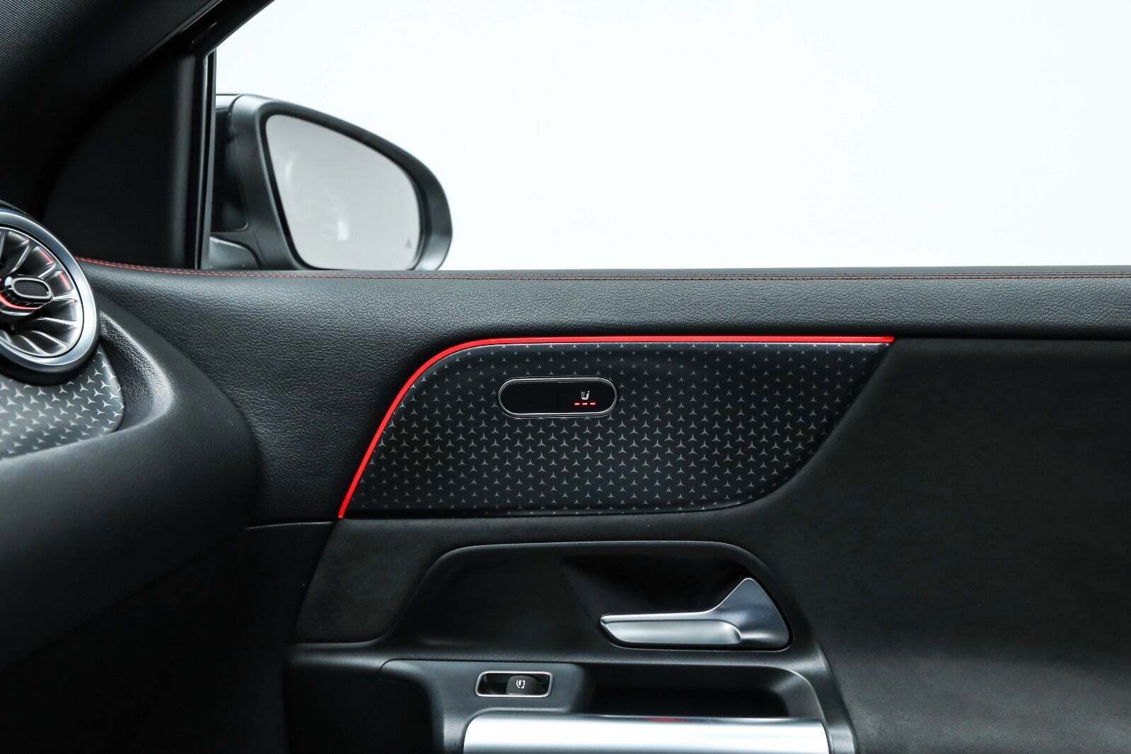 Sort Mercedes EQA250+ fra 2025