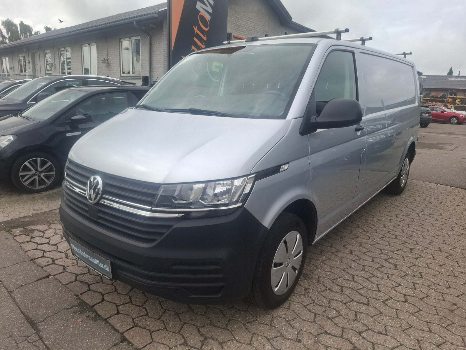 Sølv VW Transporter fra 2024