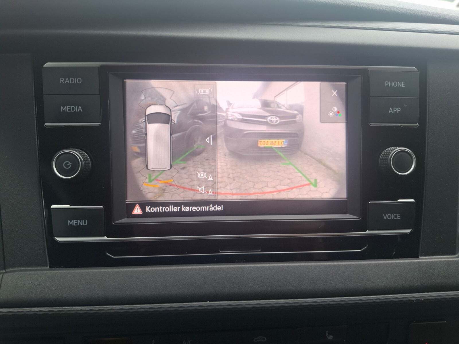 Sølv VW Transporter fra 2024