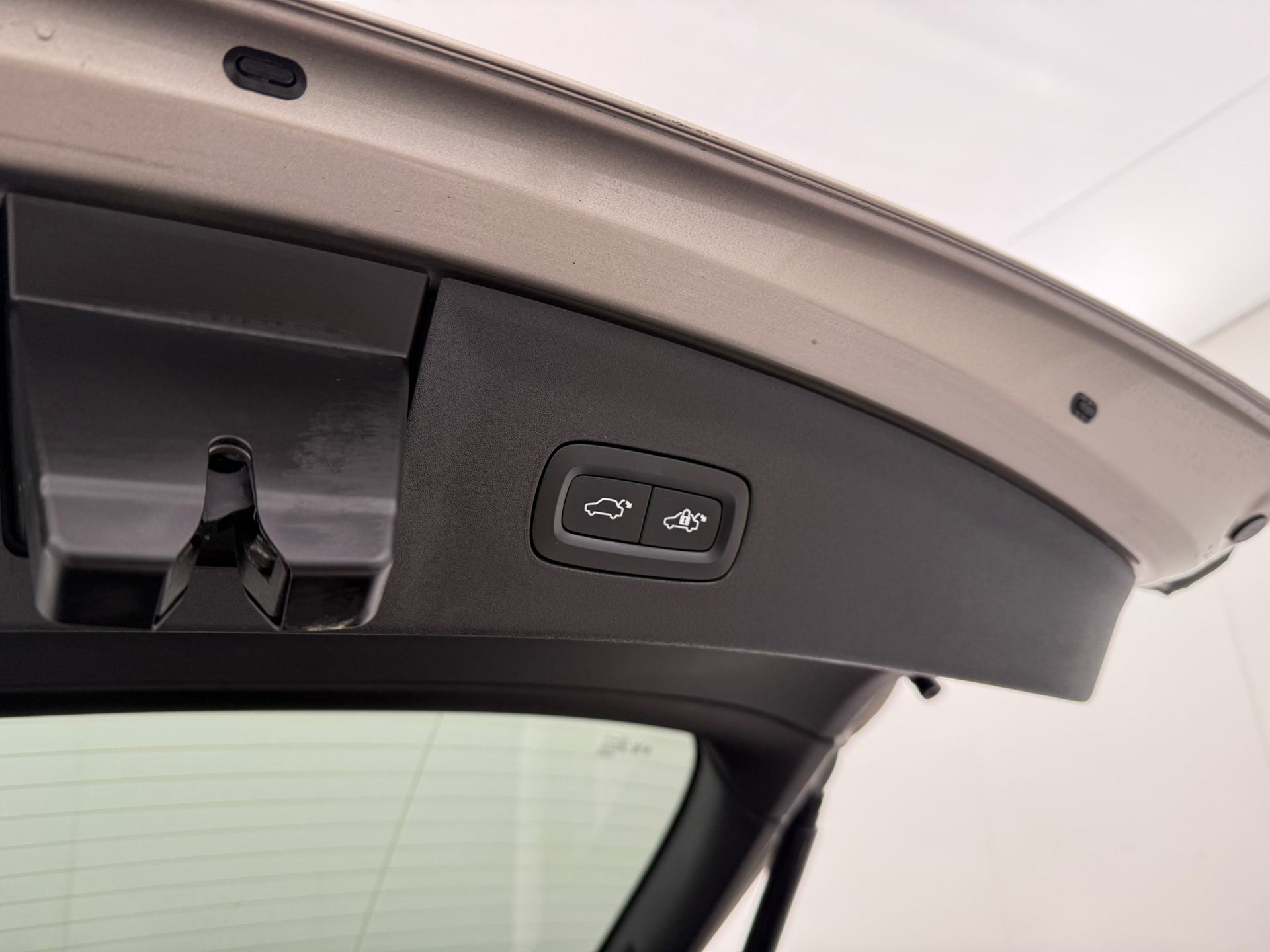 Grå Polestar 2 fra 2023