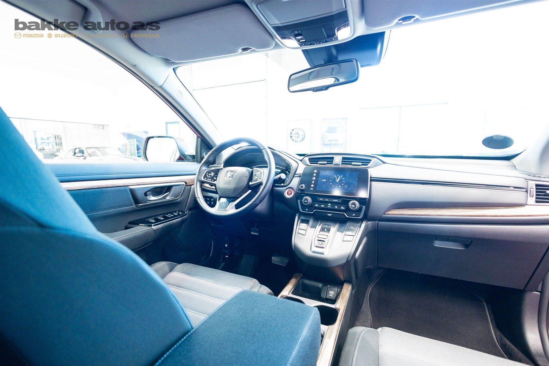 Rød Honda CR-V fra 2021 set indefra