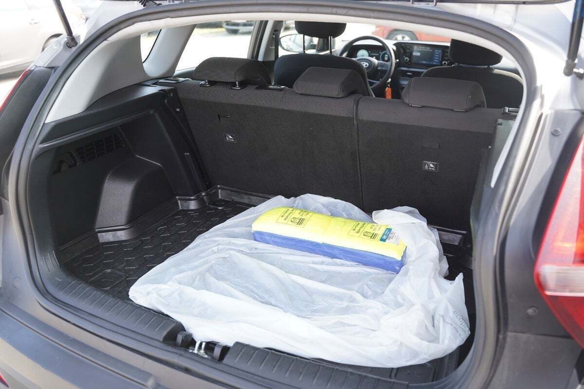 Grå Hyundai Bayon fra 2022